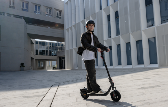 assets_segway_cdn_com_customproductpages_F2-II-Pro-Block-1-Image